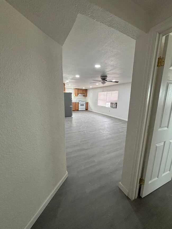 Building Photo - 232 W Barbara St