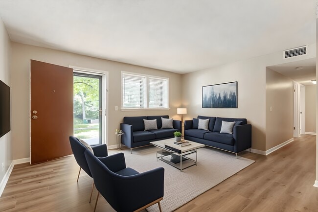 Building Photo - 2929 Selena Dr