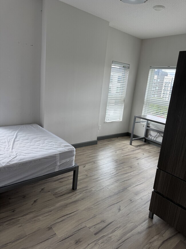 Photo du bâtiment - 258C-258C Sunview St