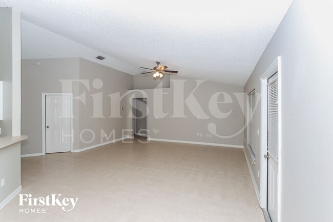 Building Photo - 2655 San Filippo Dr SE