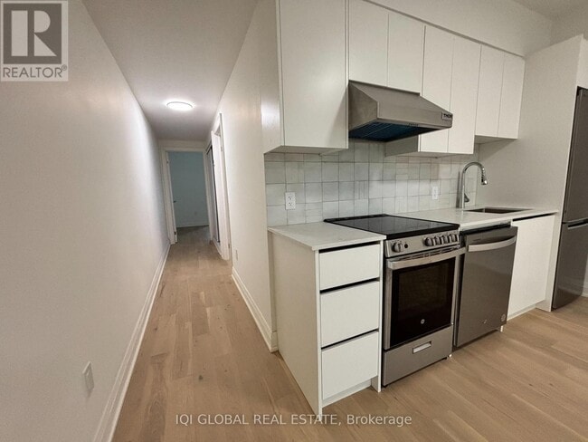 Building Photo - 475 Ossington Ave