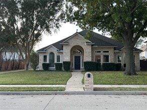 Building Photo - 304 Glen Hollow