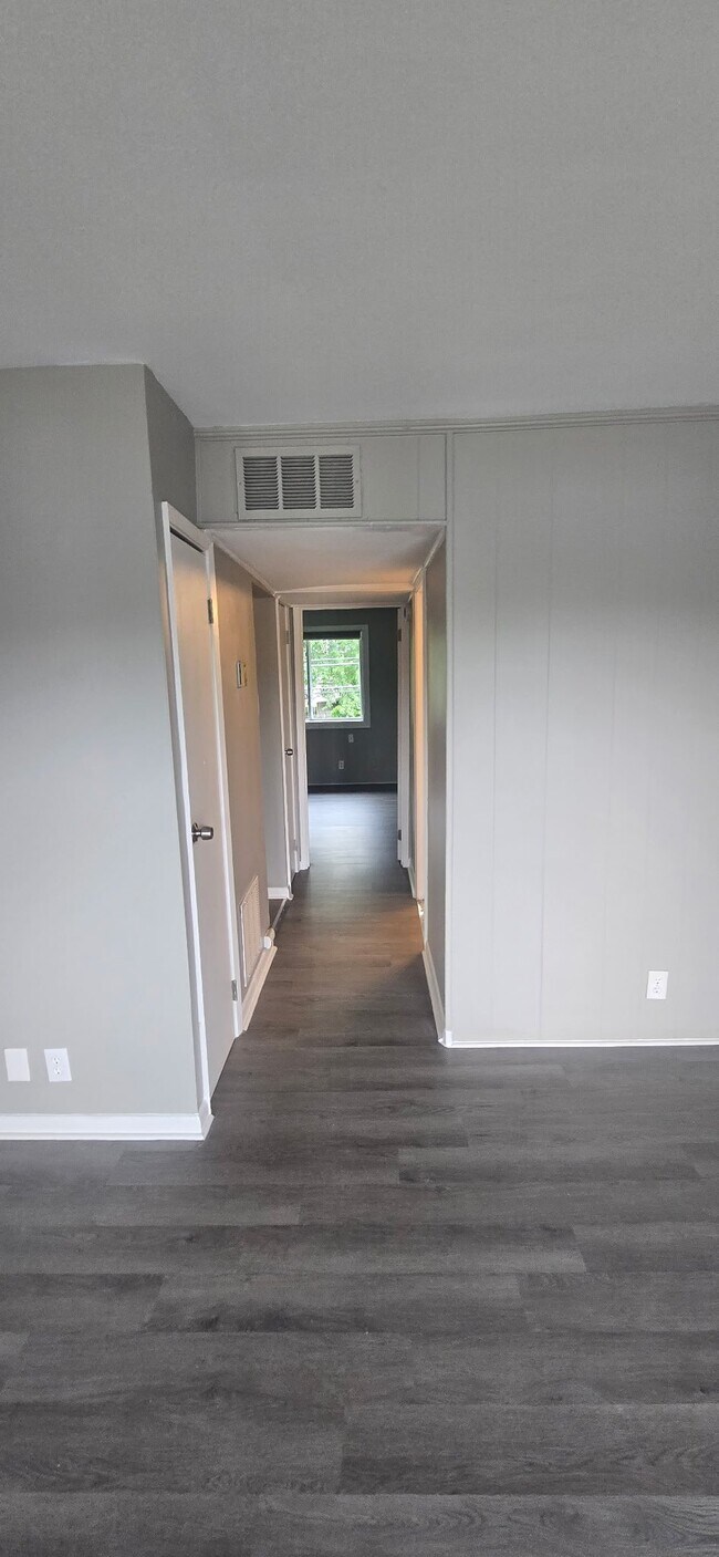 Building Photo - 1805 Oxford Cir