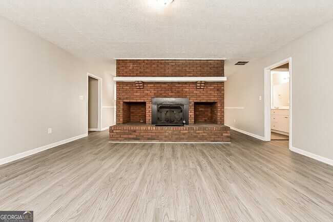 Foto del edificio - 115 Springvalley Cir