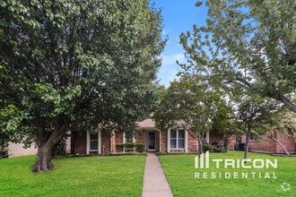 Building Photo - 1112 Princeton Dr