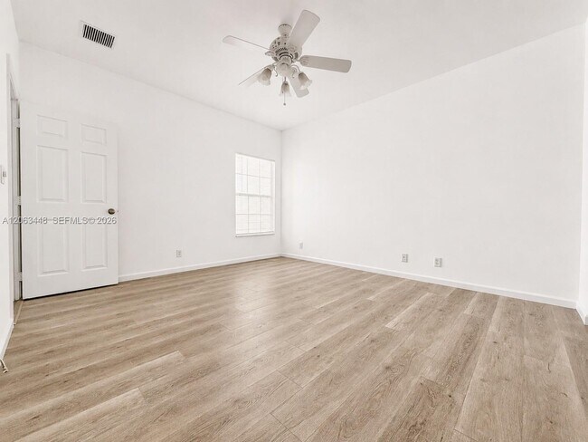 Building Photo - 12572 Shoreline Dr