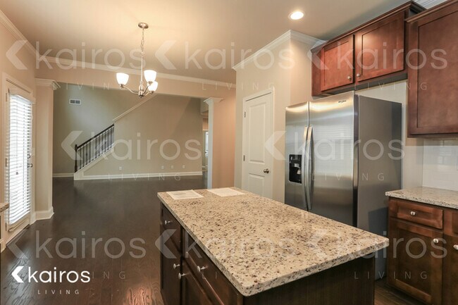 Building Photo - 1660 Riverpark Dr.