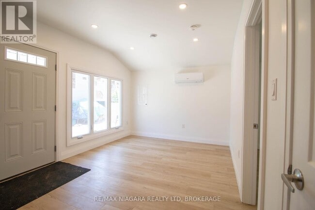 Building Photo - 362 Gatfield Ave