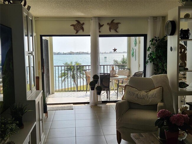 Building Photo - 6287 Bahia Del Mar Cir