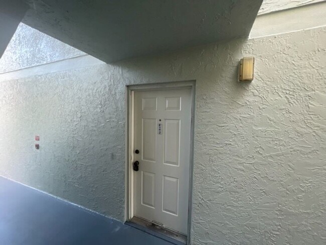 Building Photo - 2BR/2BA CLEAN/WELL CARED FOR CONDO IN PALM...