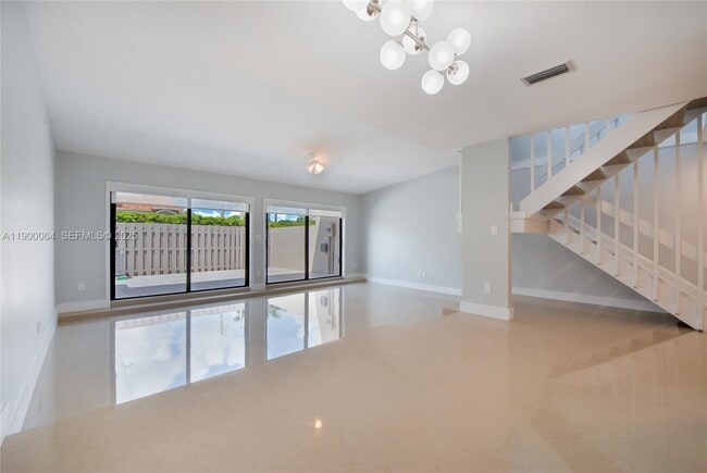 Sala de estar - 7424 SW 106th Pl