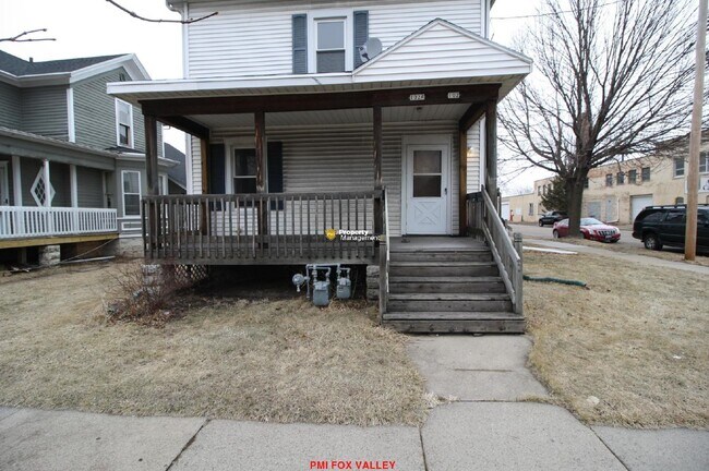 Foto del edificio - Large 3 - Bedroom Duplex in Oshkosh