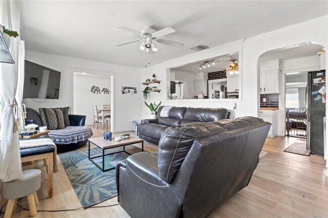 Foto del edificio - 220 62nd St N