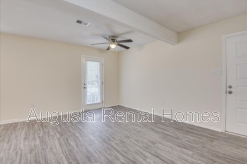 2571 1/2 Tobacco Rd, Hephzibah, GA 30815