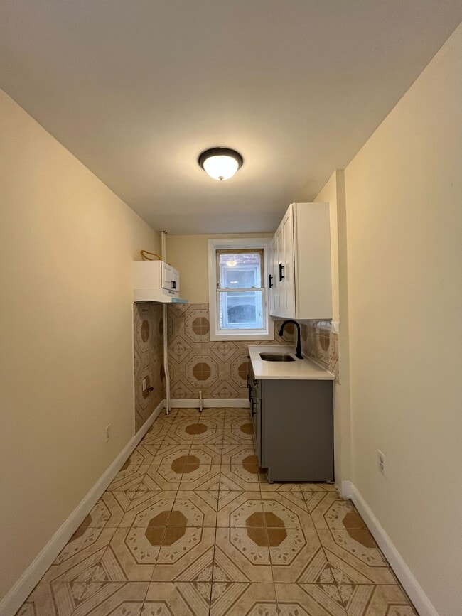 Foto del edificio - 93 W 33rd St