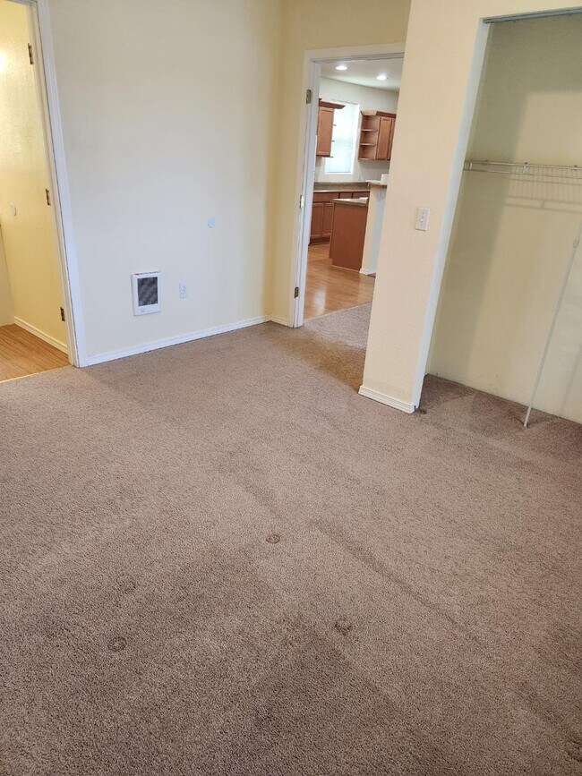 Foto del edificio - 563 11th St NE