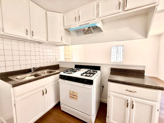 Foto del edificio - 9303 S Western Ave