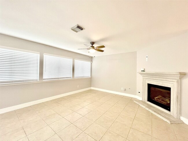 Foto del edificio - 1511 Nichole Woods Dr