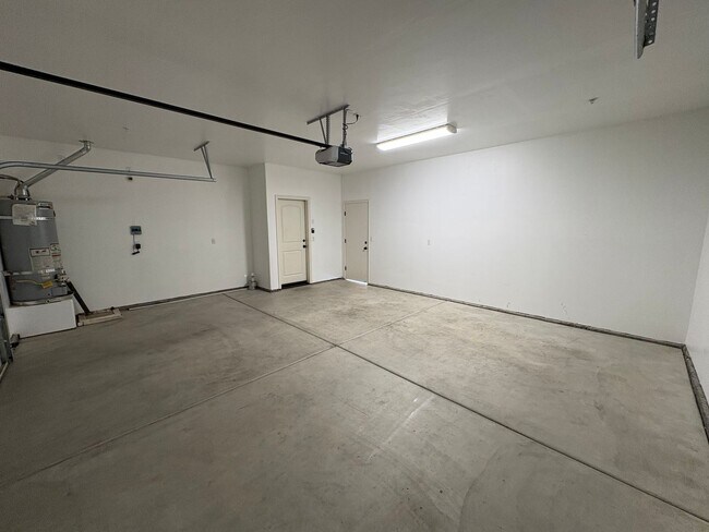 Foto del edificio - Home located in Ashton Park Move in Ready!! Private Showing Only!