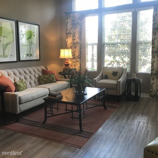 Foto del edificio - 2 br, 2 bath  - 930 Canton Ave
