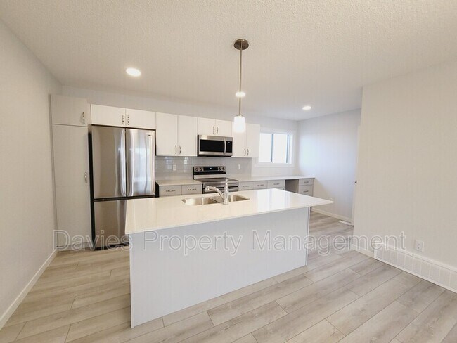 Photo du bâtiment - 1083 Cy Becker Rd NW