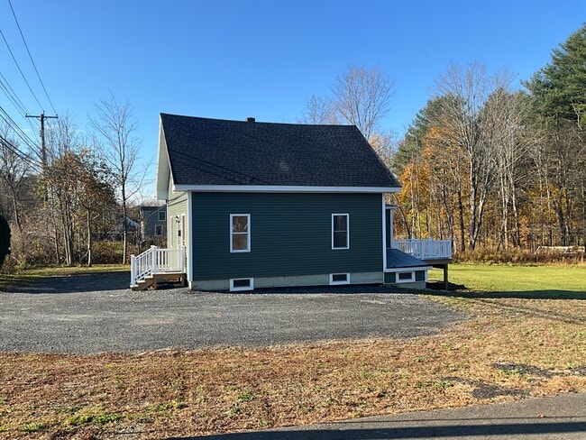 Building Photo - 450 Riverside Dr