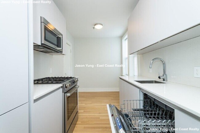Foto del edificio - 288 Chestnut Hill Ave