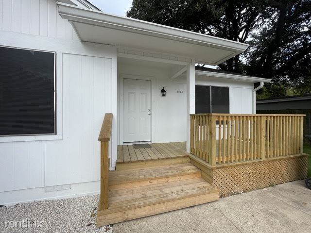 Building Photo - 3 br, 2 bath House - 106 Waverly Dr # E