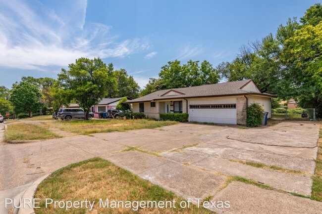 Building Photo - 3 br, 2 bath House - 3814 Golden Hills Dr.