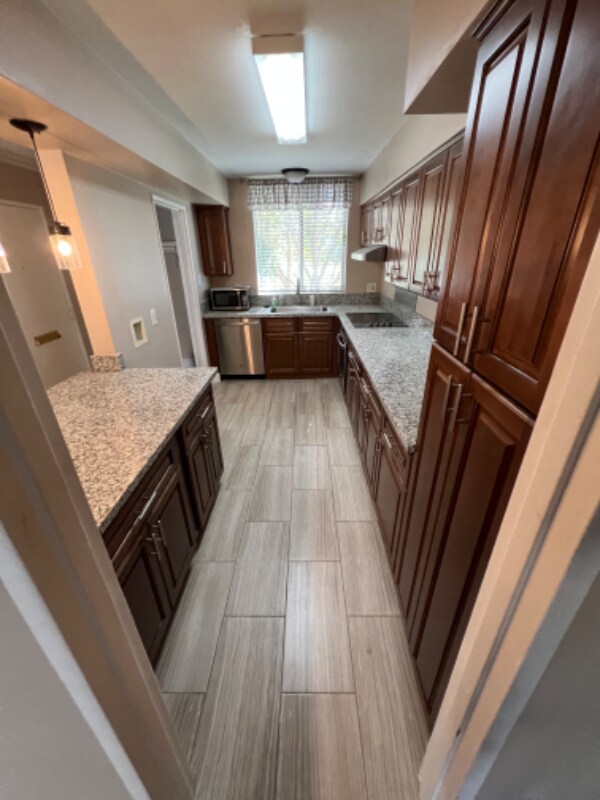Building Photo - 6979 Palm Ct