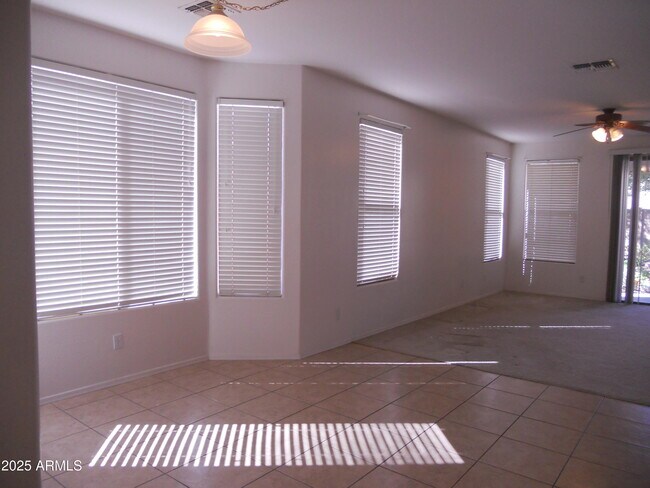 Building Photo - 13558 W Port Royale Ln