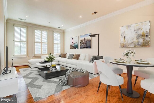 Building Photo - 1023 N Royal St