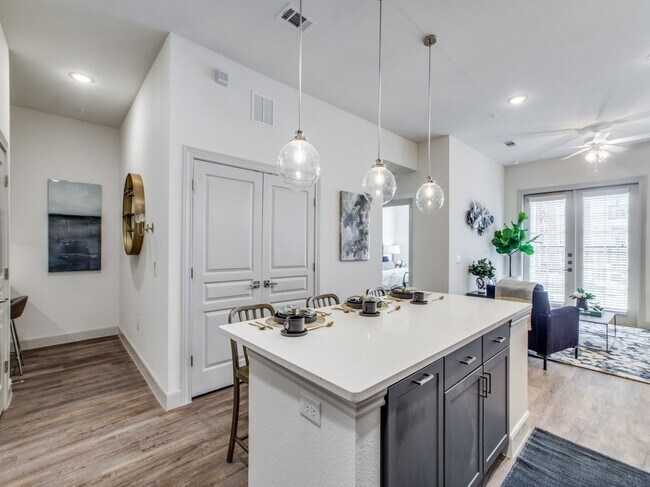 Foto del edificio - Live in Style! Beautiful 1/1 Apt in Greater Heights