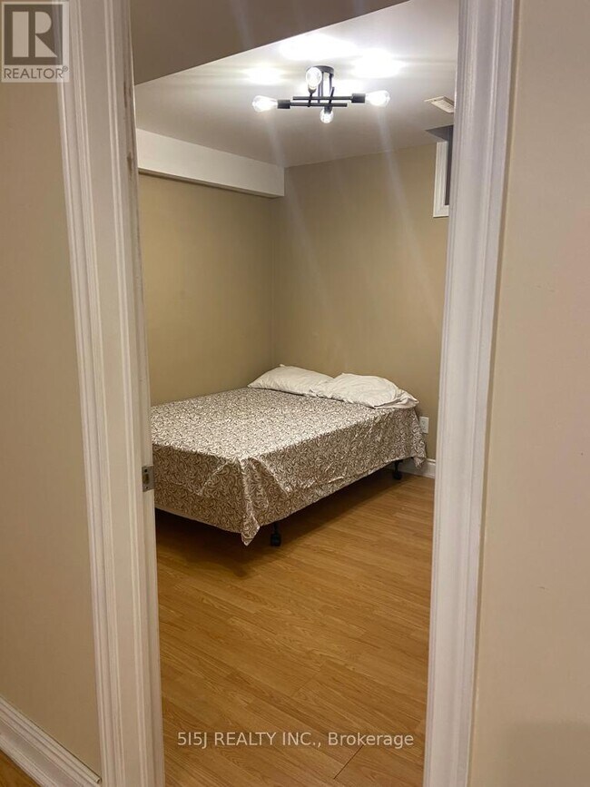 Photo du bâtiment - 3197 Oakview Rd