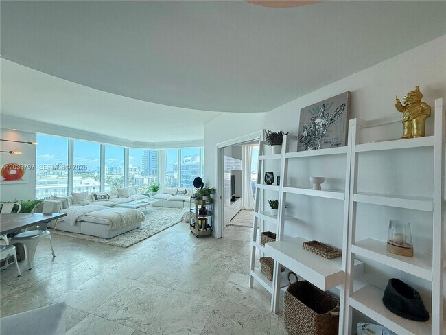 Foto del edificio - 300 South Pointe Dr