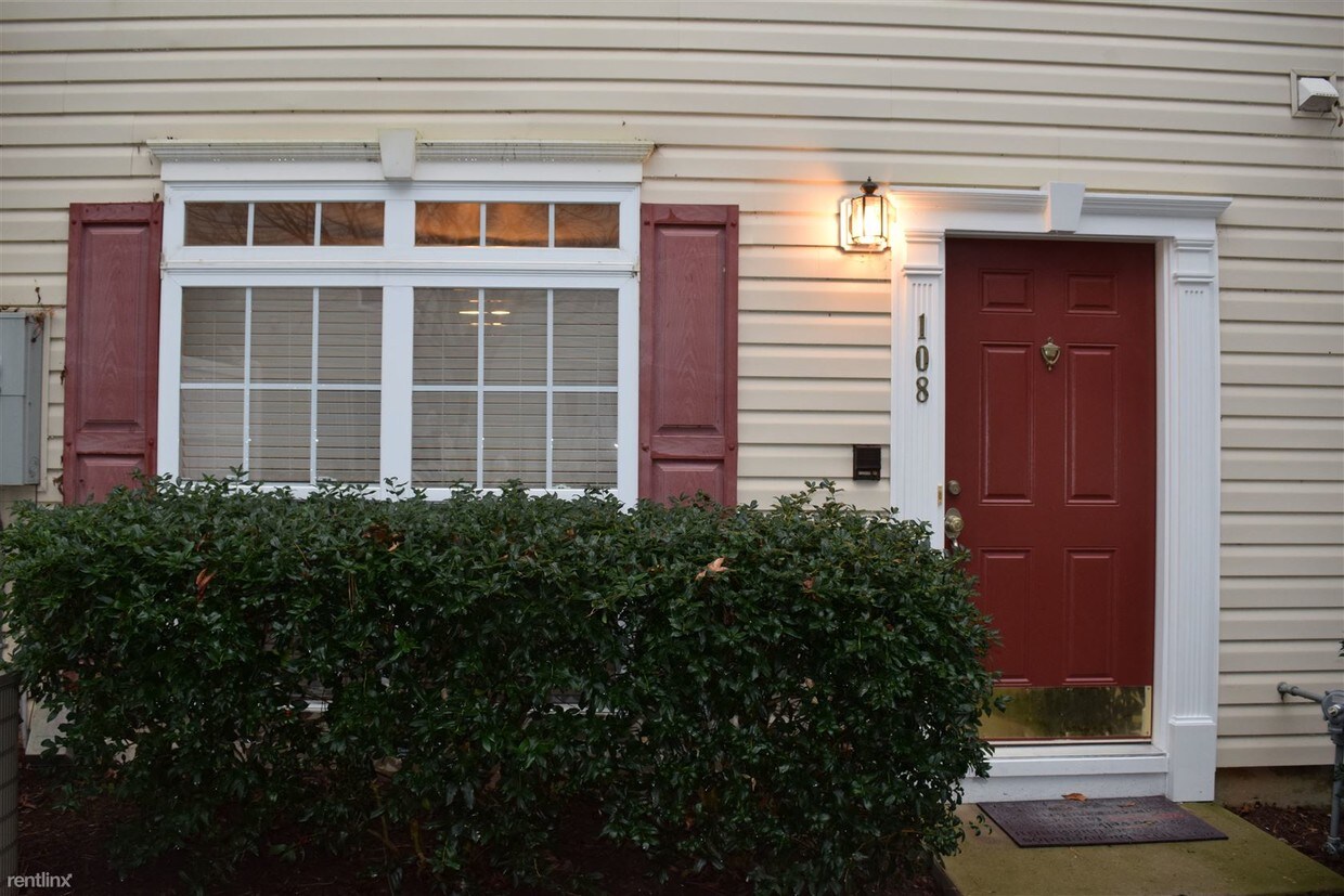 Foto principal - 3021 Barrymore St