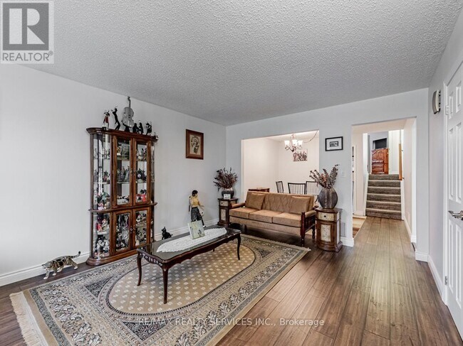 Photo du bâtiment - 410 Sunset Blvd