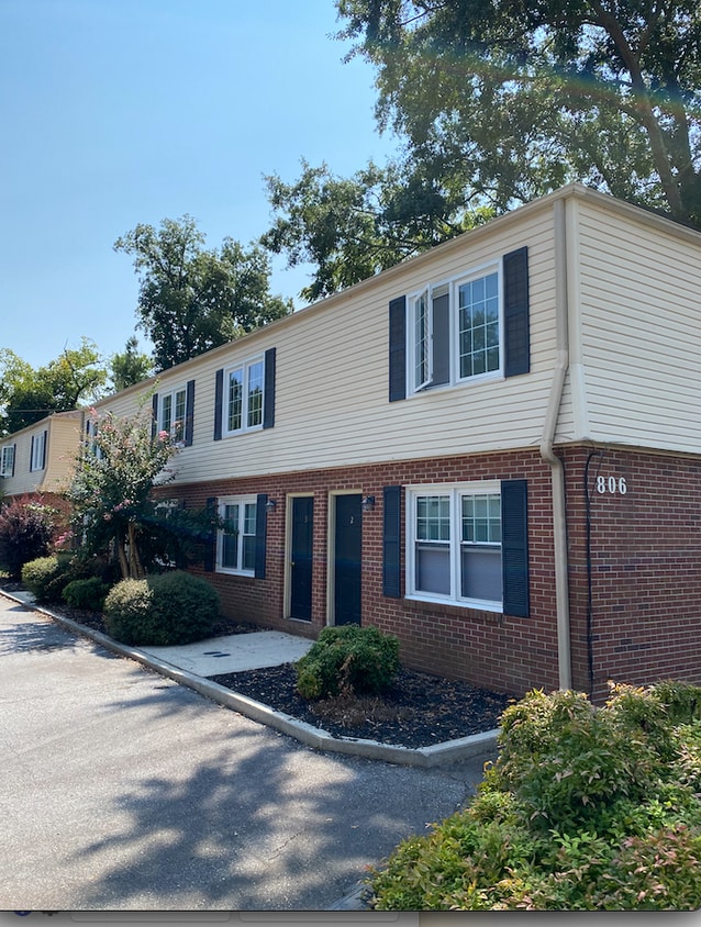 Photo - 806 College Ave (Clemson, SC)