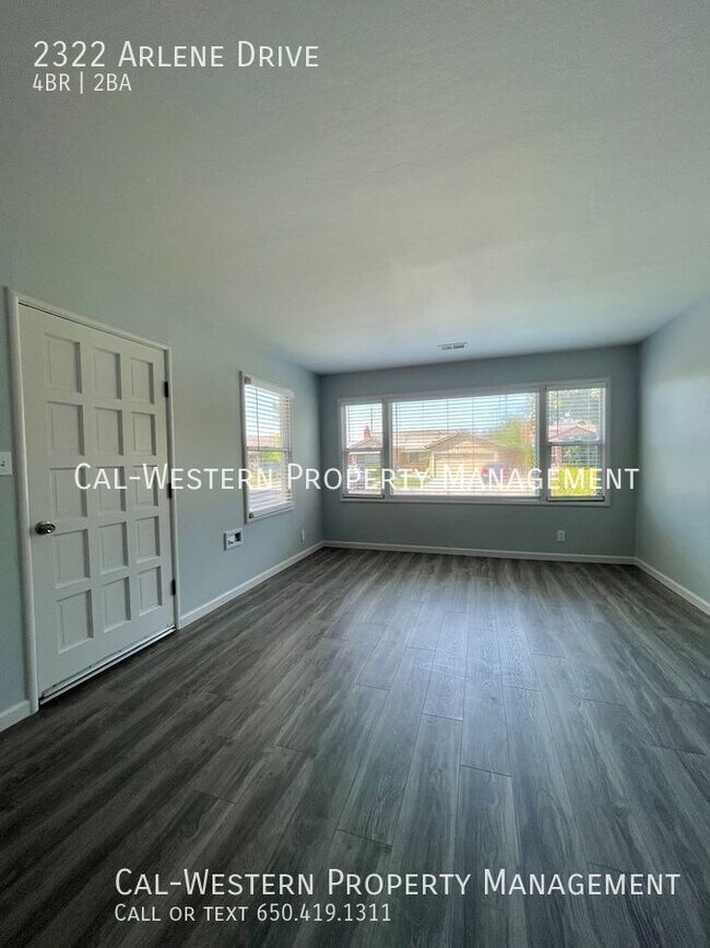Foto del edificio - 2322 Arlene Dr