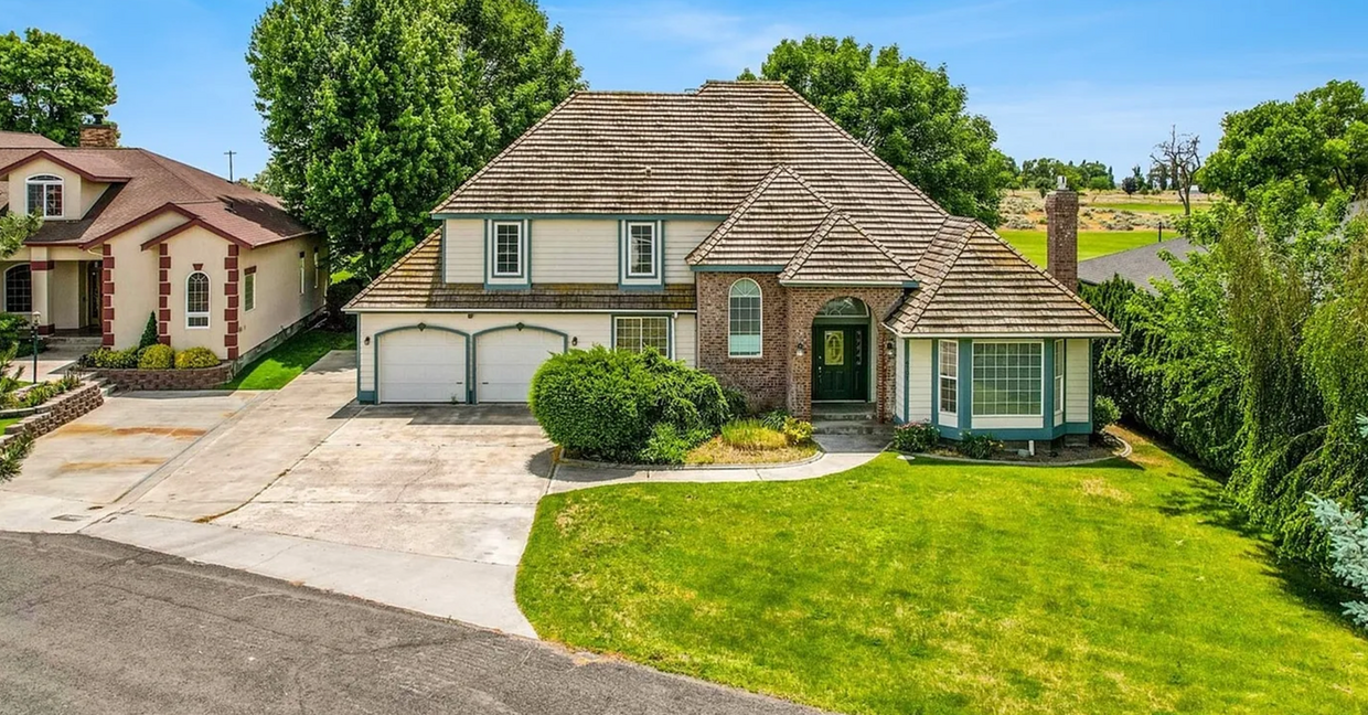 Primary Photo - Home on the Moses Lake Gold Club Golf Course