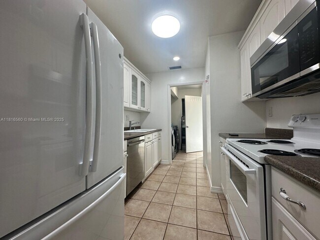 Foto del edificio - 2950 NW 106th Ave