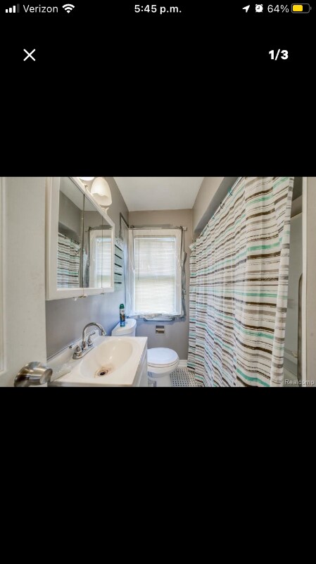 Foto del edificio - 17405 Bradford Ave