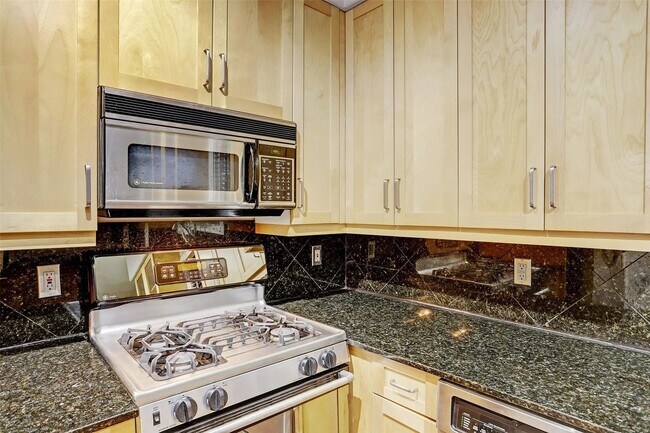Foto del edificio - Beautiful 1 Bedroom 1 Bathroom  Available