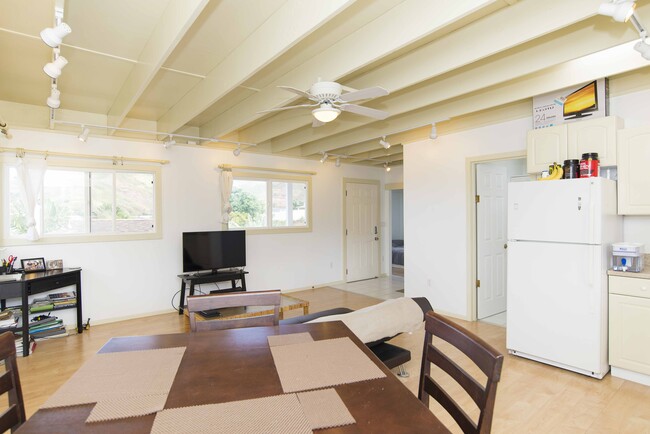 Building Photo - 1153 Kina St