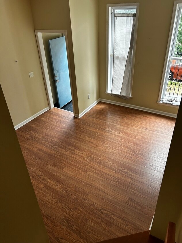 Primary Photo - 3 bedrooms 2 bathrooms