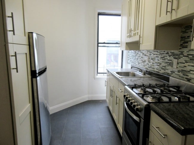 Building Photo - 619 W 135th St
