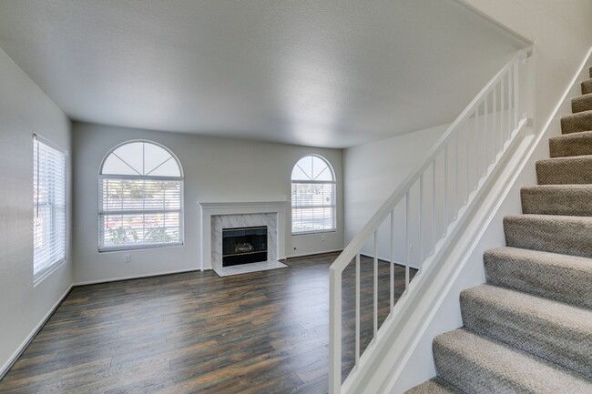 Building Photo - upgraded 3BDRM townhome in Silverado Ranch!