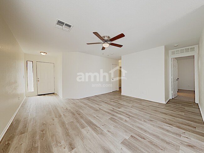 Building Photo - 842 E Nardini Street