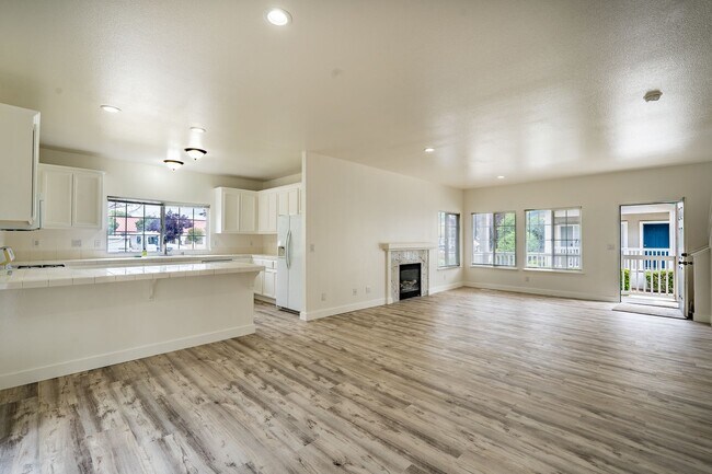 Building Photo - Beautifully remodeled, four-bedroom townho...