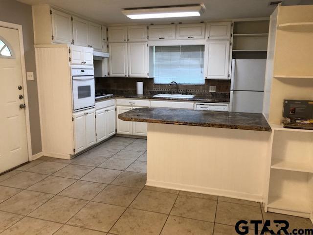 Building Photo - 2431 Rodge Dr